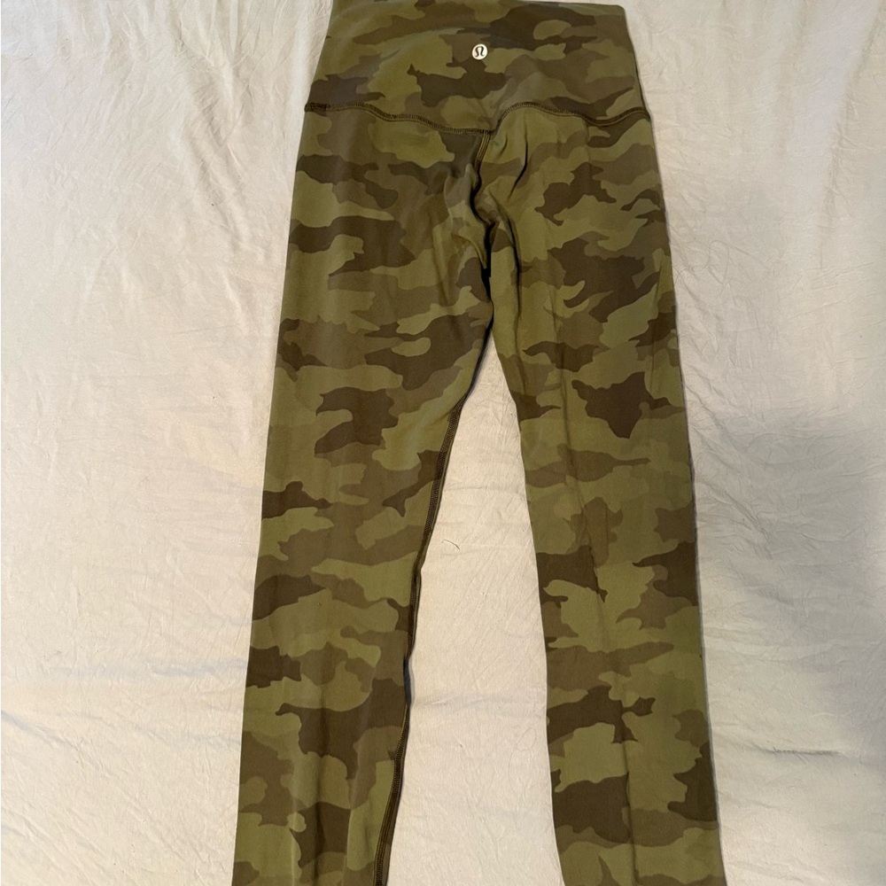 Lululemon Athletica Camo Leggingz - Picture 3 of 4